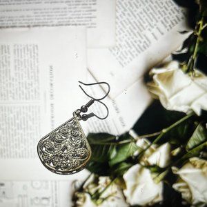 Dangling Paisley Earring